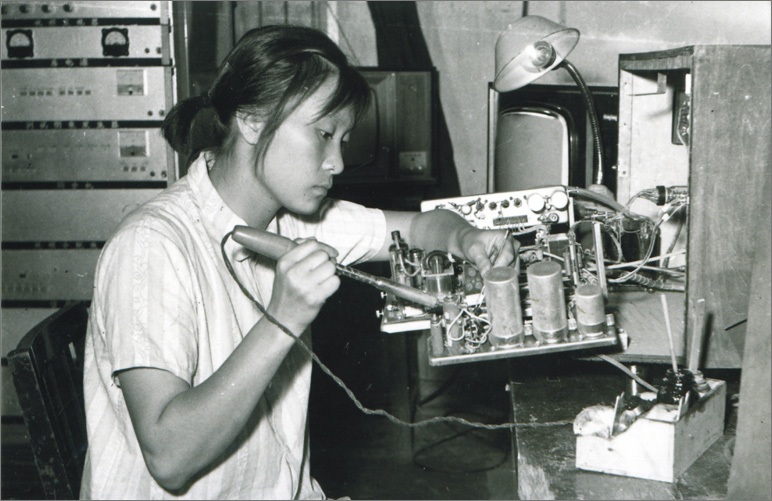 1970年，中國誕生第一臺彩色電視機，數(shù)年之后，長虹才開始電視機的研制