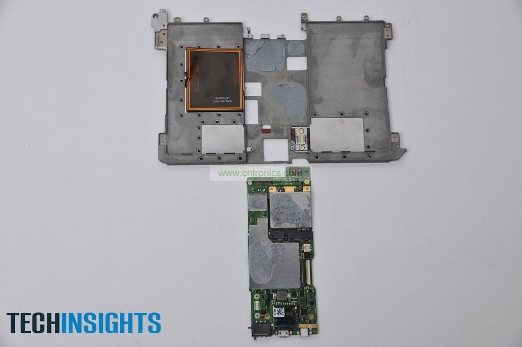 將PCB與金屬分離，從PCB板上卸下無線通訊板