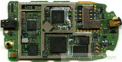 在射頻、核心處理器、高速存儲(chǔ)器等高頻元件區(qū)塊，可使用金屬屏蔽方式改善產(chǎn)品EMI影響問題