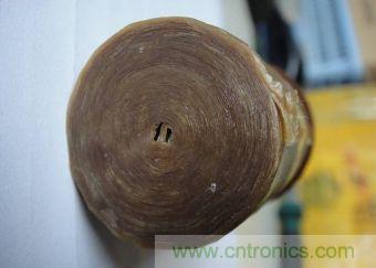 圖5：捏一捏紙卷，看看是否結(jié)實(shí)