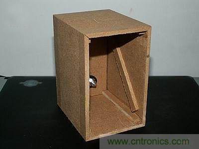 焊接完畢，背面