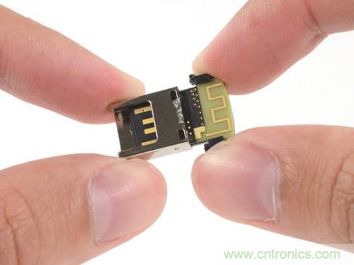 很漂亮的小東西，金屬的USB插頭