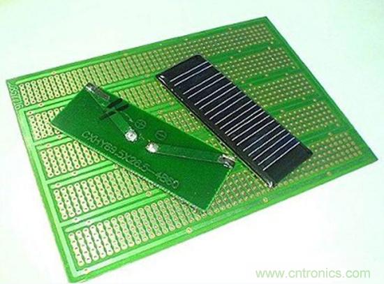 微型太陽能供電板DIY，給手電筒收音機(jī)供電