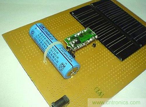 微型太陽能供電板DIY，給手電筒收音機(jī)供電