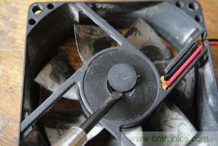 想減少電費(fèi)嗎？DIY一個(gè)迷你風(fēng)力發(fā)電機(jī)吧