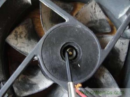 想減少電費(fèi)嗎？DIY一個(gè)迷你風(fēng)力發(fā)電機(jī)吧