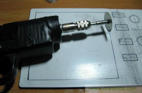 可調(diào)電源DIY：打孔，開槽