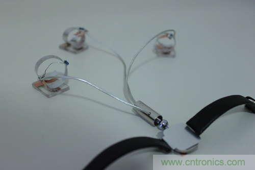 LED多點(diǎn)觸控手套DIY：把各部分焊接起來，測試