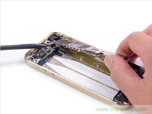 土豪金iPhone 5S拆解：內(nèi)部結(jié)構(gòu)升級，維修難度增加