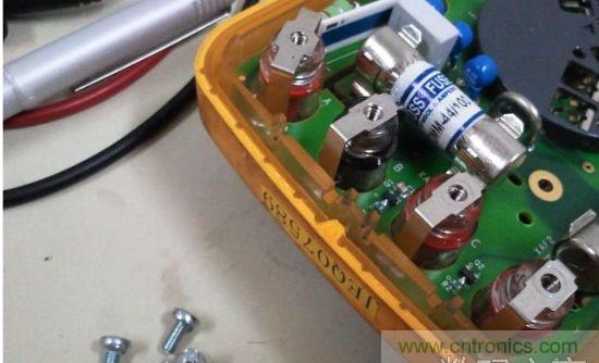 拆萬(wàn)用表中的的&ldquo;蘋果&rdquo; Fluke 287