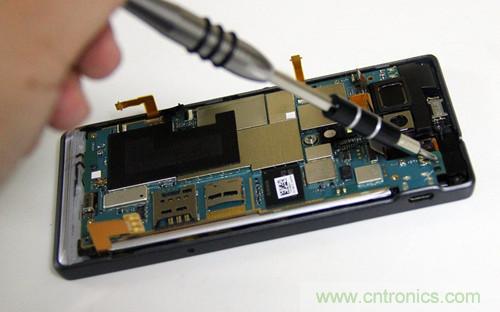 拆解4G新機(jī)索尼M35t：用料十足，易于維修