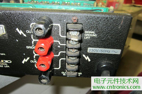 用料很給力！專業(yè)后級(jí)功放美國(guó)高峰FA1201拆解