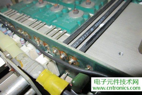 用料很給力！專業(yè)后級(jí)功放美國(guó)高峰FA1201拆解