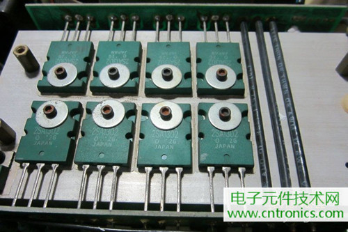 用料很給力！專業(yè)后級(jí)功放美國(guó)高峰FA1201拆解