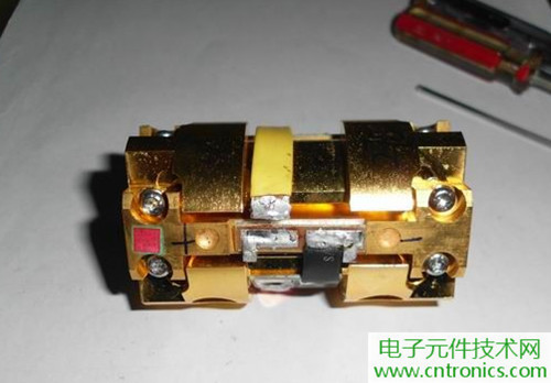 這貨一萬三？50W半導(dǎo)體激光模塊拆解
