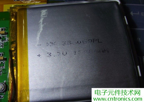 探秘電子紙！一款電紙書的電子墨水屏拆解