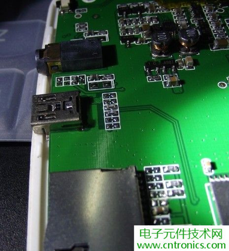 探秘電子紙！一款電紙書的電子墨水屏拆解