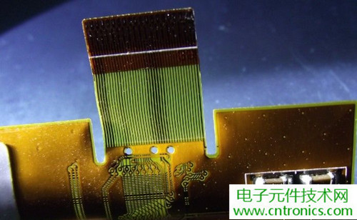 探秘電子紙！一款電紙書的電子墨水屏拆解