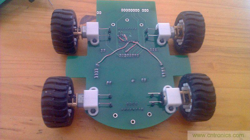 牛人力作！PCB版藍(lán)牙智能小車DIY