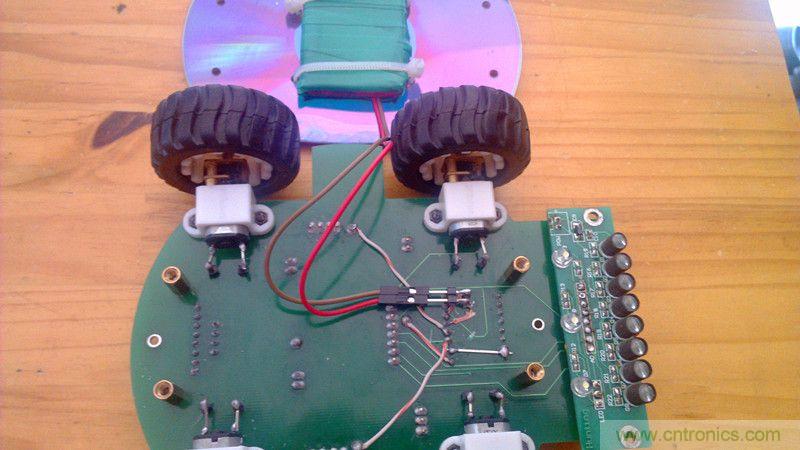 牛人力作！PCB版藍(lán)牙智能小車DIY