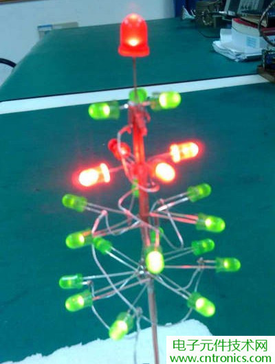 工科男的圣誕禮物:簡易LED圣誕樹DIY