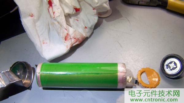 筆記本電池拆解，探秘電池內(nèi)部結(jié)構(gòu)