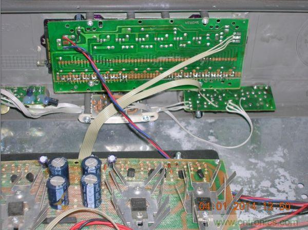 巧奪天工！大神利用山寨功放為高性價比逆變器"穿新衣"