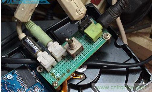 DIY：自制超炫音頻分配器，實現(xiàn)音箱共用