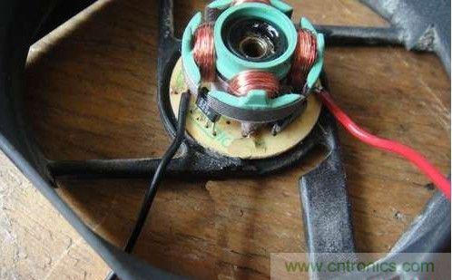 創(chuàng)意DIY！迷你風(fēng)力發(fā)電機(jī)！