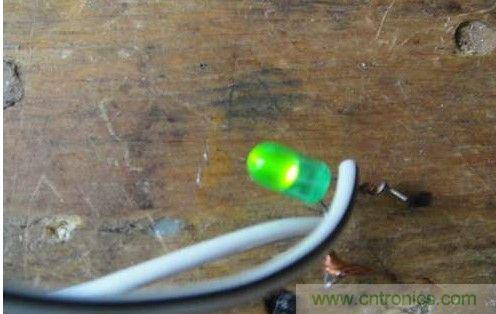 創(chuàng)意DIY！迷你風(fēng)力發(fā)電機(jī)！