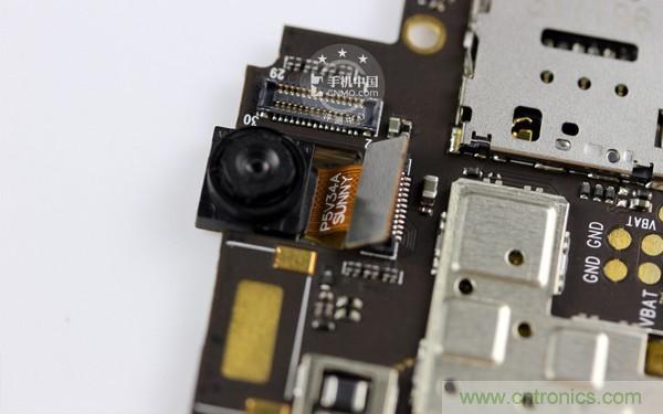 500萬(wàn)像素95&deg;超廣角前置攝像頭