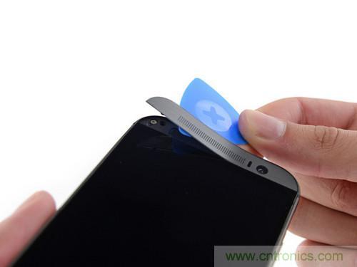 牛人強拆！新HTC One(M8)真機精密做工難修理