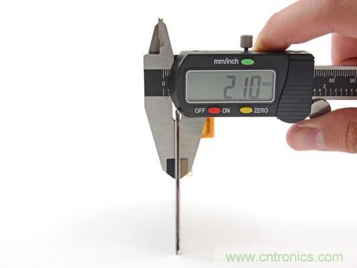 牛人強拆！新HTC One(M8)真機精密做工難修理