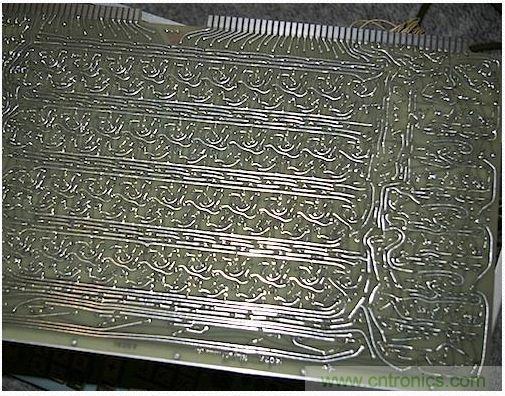 經(jīng)典懷舊拆解！歷史彌留的可編程科學計算器 from 1966