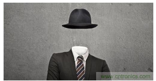 式隱形斗篷利用主動式組件與被動式超穎材料，可望進(jìn)一步縮減斗篷尺寸，使其更適合個人使用