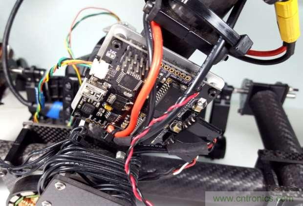 攝影發(fā)燒友：想要相機(jī)穩(wěn)如雞頭，學(xué)我DIY自平衡相機(jī)穩(wěn)定器