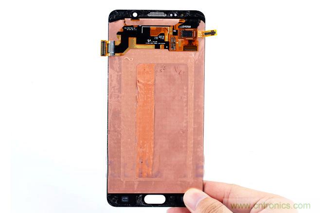 Galaxy Note5拆解，與S系列差距日漸模糊