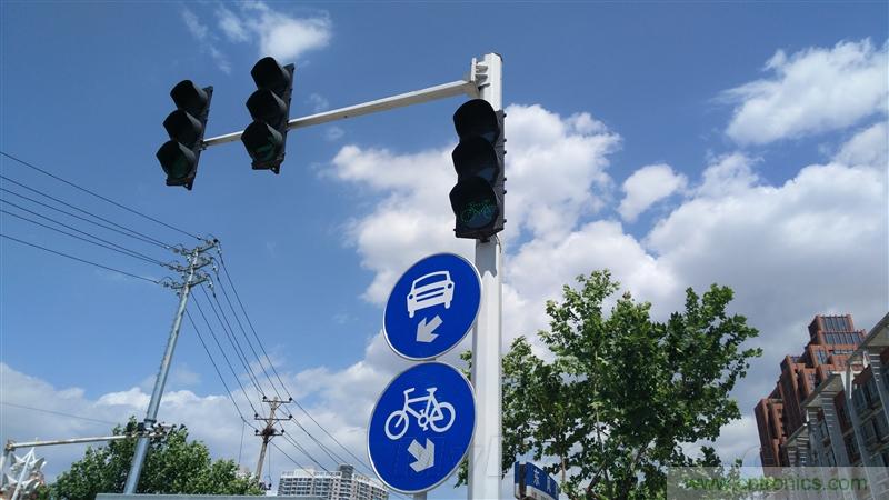 無(wú)邊框的 nubia Z9 ，一款既有驚喜，又有驚艷的智能手機(jī)