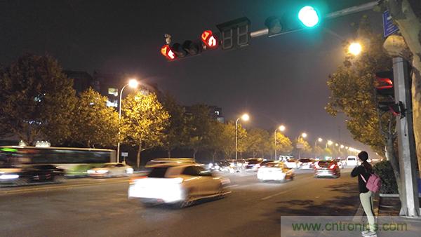 業(yè)界良心 LG V10 評(píng)測(cè):剛毅、冷峻，不失人性化