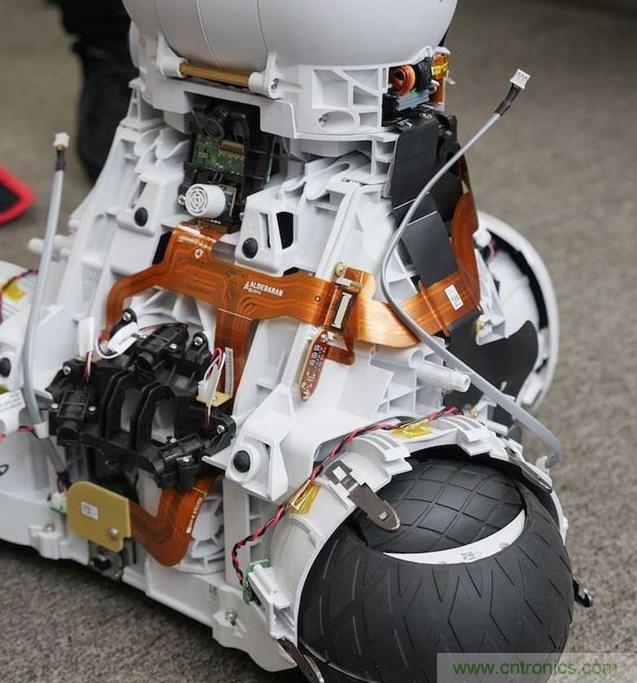 拆解筆記本不過癮，那就來拆拆日本情感機(jī)器人吧！