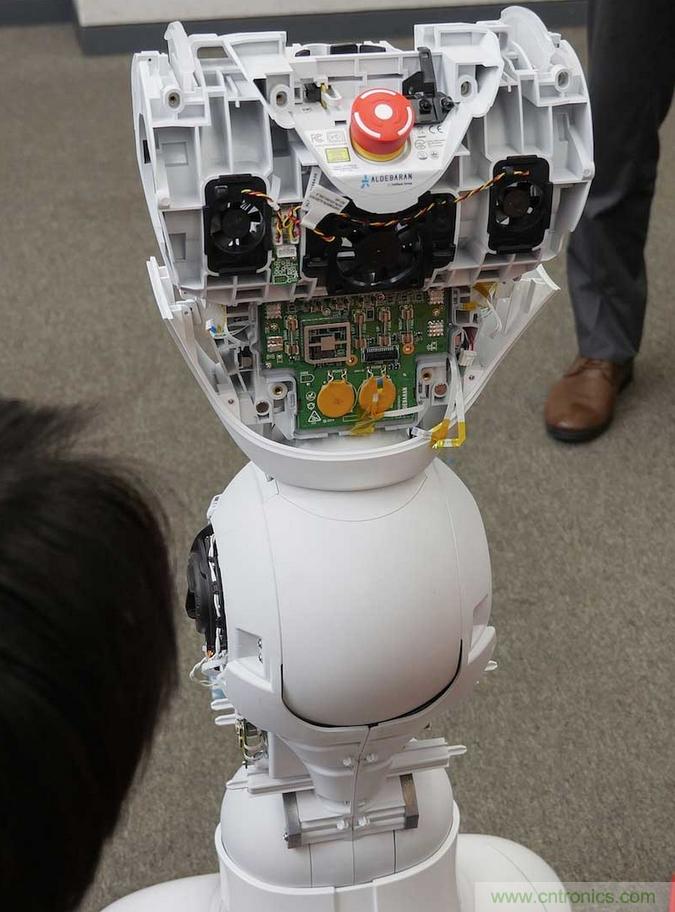 拆解筆記本不過癮，那就來拆拆日本情感機(jī)器人吧！