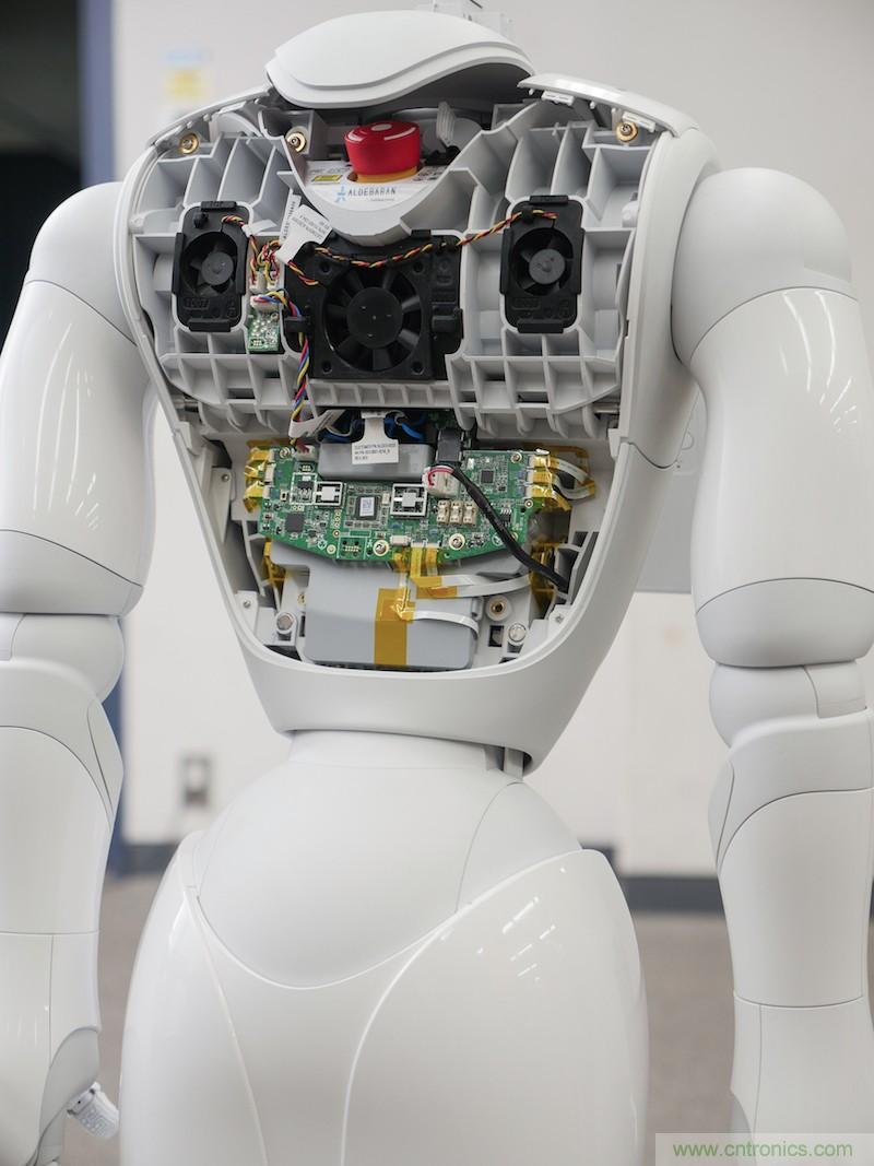 拆解筆記本不過癮，那就來拆拆日本情感機(jī)器人吧！