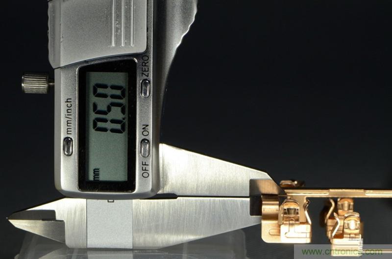 做工怒贊 神秘芯片！小米智能插線板拆解、評測