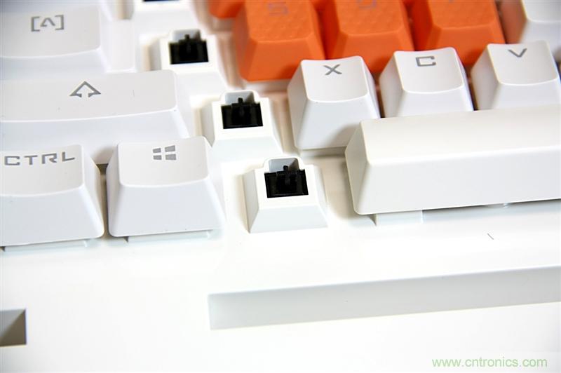 曾經(jīng)的網(wǎng)吧統(tǒng)治者&mdash;雙飛燕血手幽靈機(jī)械鍵盤，真世界最快？