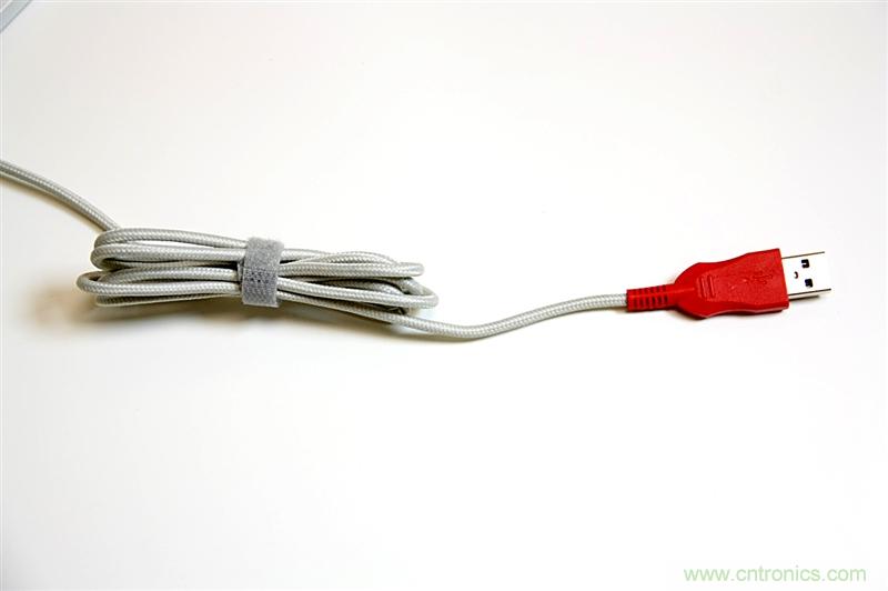 曾經(jīng)的網(wǎng)吧統(tǒng)治者&mdash;雙飛燕血手幽靈機(jī)械鍵盤，真世界最快？