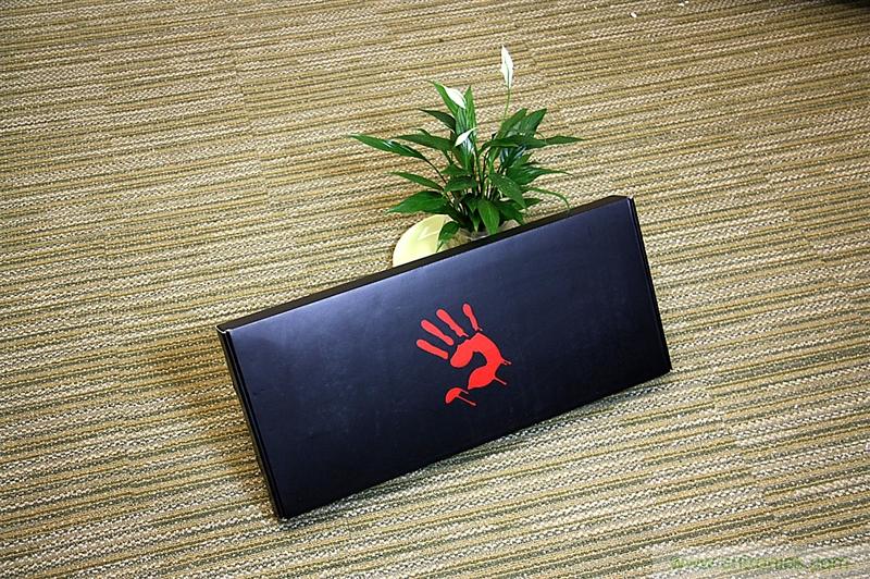 曾經(jīng)的網(wǎng)吧統(tǒng)治者&mdash;雙飛燕血手幽靈機(jī)械鍵盤，真世界最快？