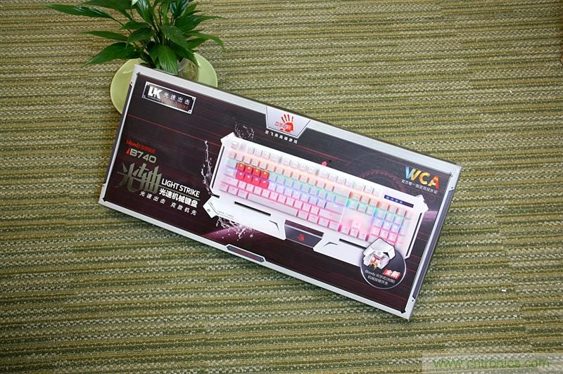 曾經(jīng)的網(wǎng)吧統(tǒng)治者&mdash;雙飛燕血手幽靈機(jī)械鍵盤，真世界最快？