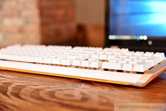 左手寫愛，右手寫他&mdash;&mdash;從此鍵盤鼠標(biāo)不分家！