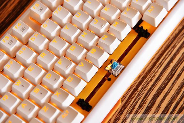 左手寫愛，右手寫他&mdash;&mdash;從此鍵盤鼠標(biāo)不分家！