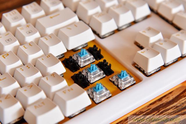 左手寫愛，右手寫他&mdash;&mdash;從此鍵盤鼠標(biāo)不分家！